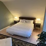 Silk And Stone Manor