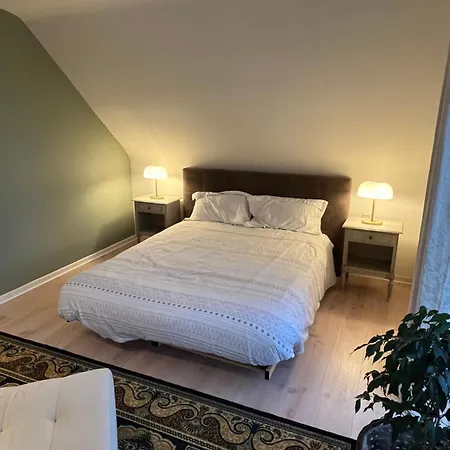 Silk And Stone Manor