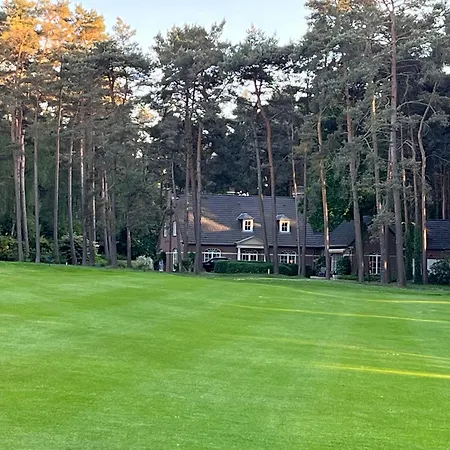 Silk And Stone Manor Couette-café