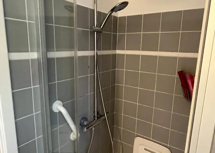 Silk And Stone Manor