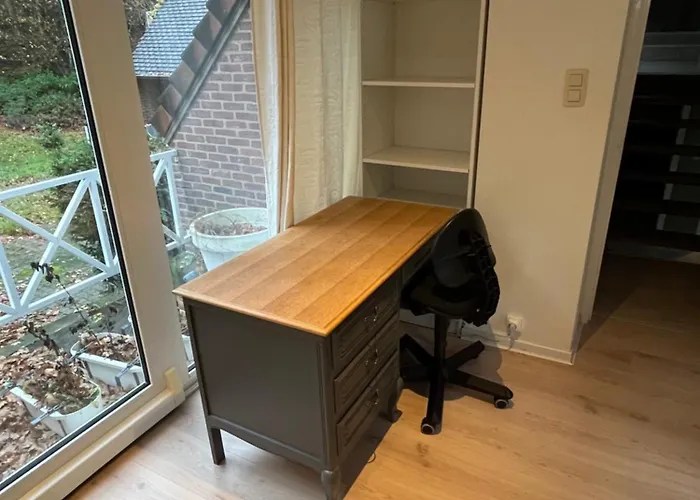 Silk And Stone Manor