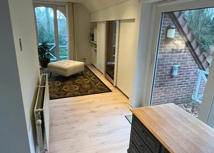 Silk And Stone Manor